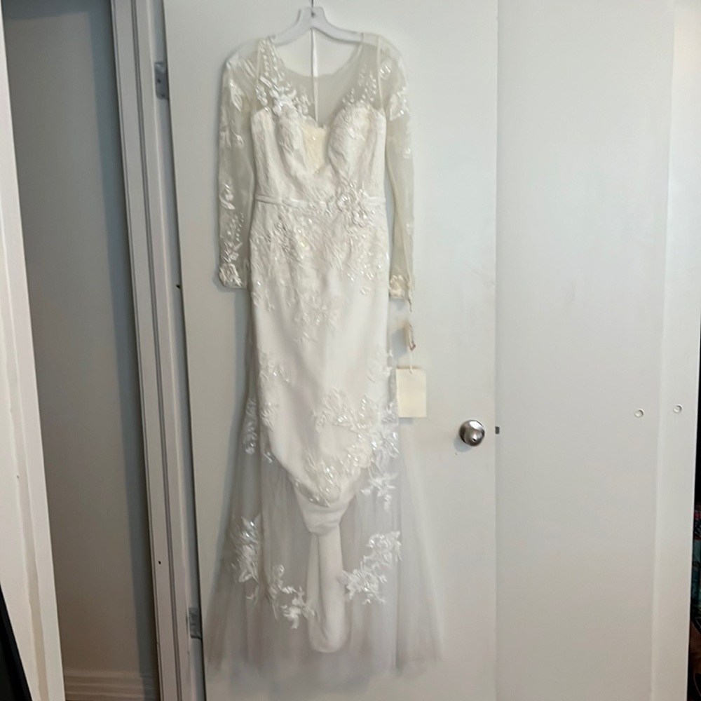 NEVER WORN David’s Bridal Wedding Dress